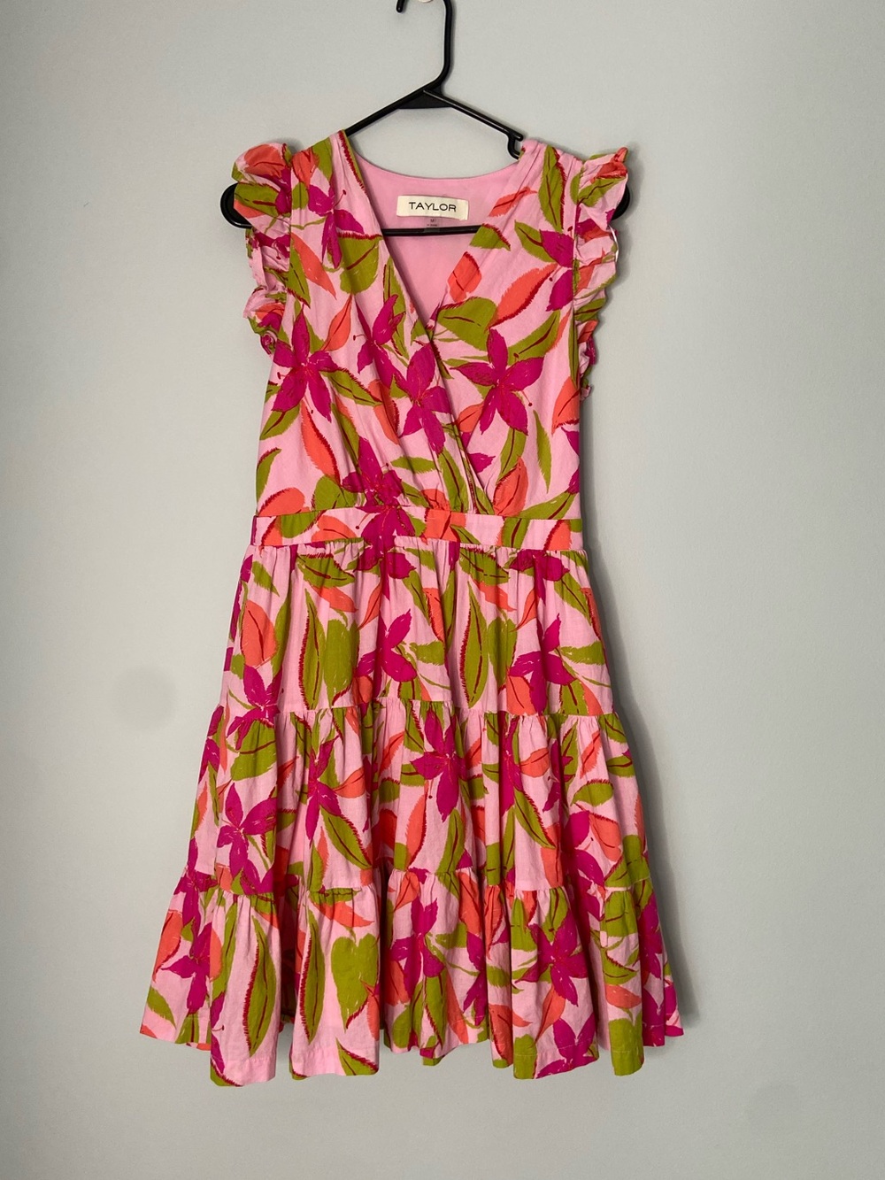 TAYLOR sz Medium Pink Floral Ruffle Sleeve Tiered knee length Dress pockets